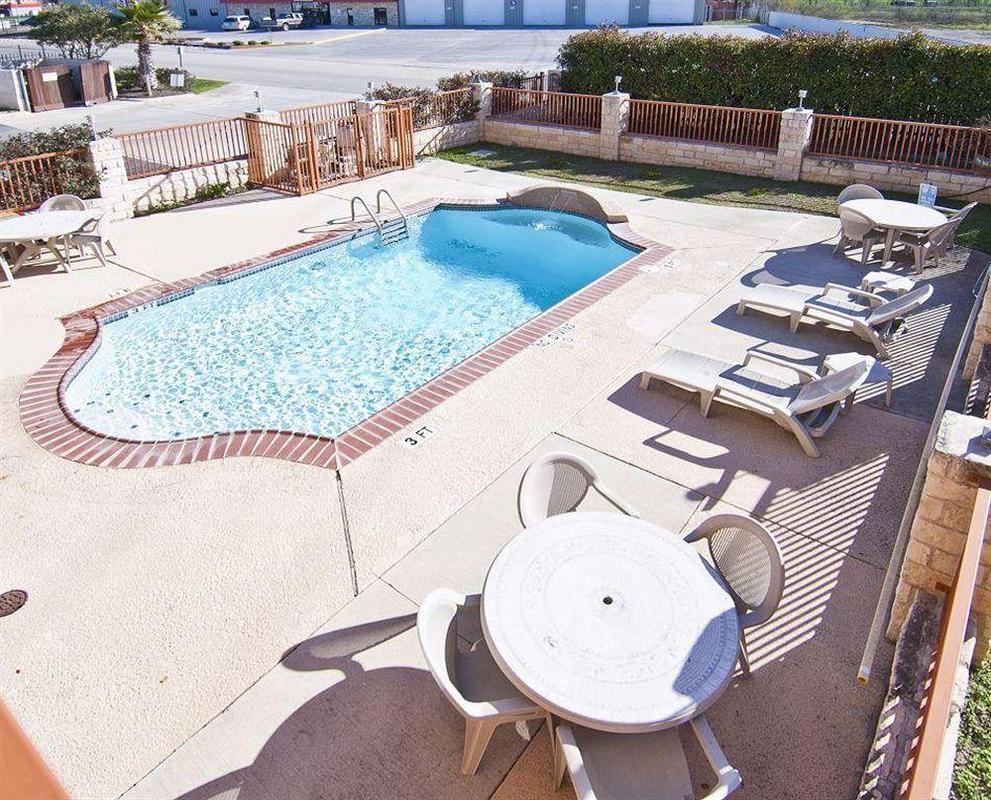 Americas Best Value Inn Buda Servizi foto